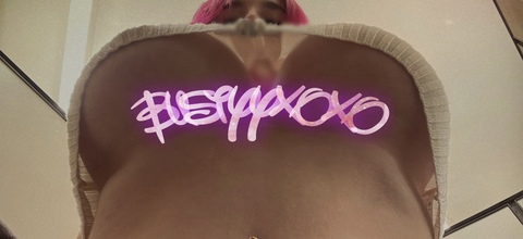 Header of bustyyxoxo