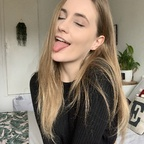 ellierosek (Ellierose kelly) OnlyFans Leaked Videos and Pictures 

 profile picture