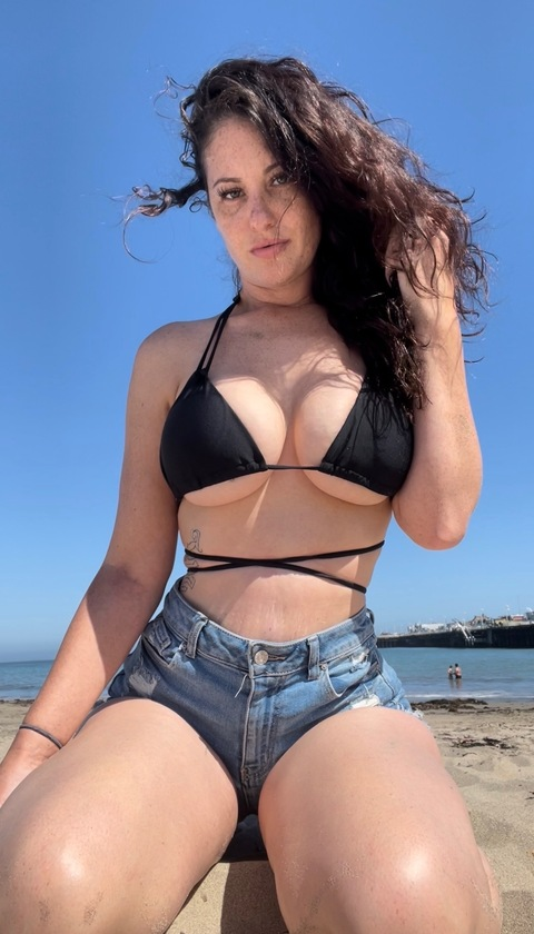 Header of saucysarahsnow