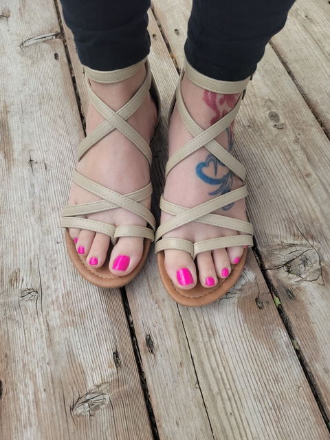 Header of sophiesexiefeet